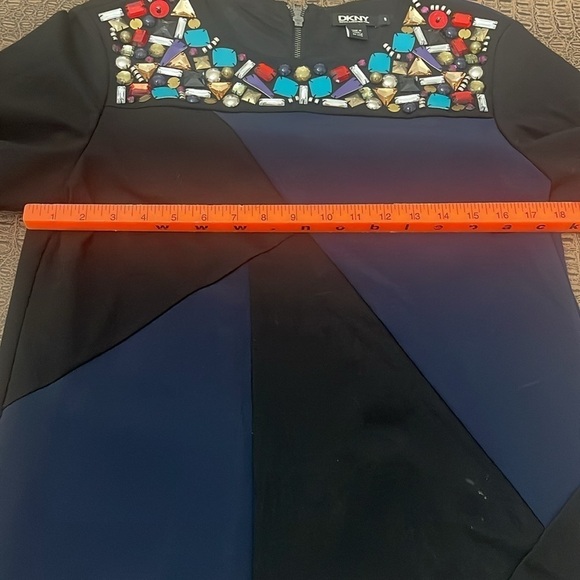DKNY Blue & Black Embellished Structured Colorblock Top size medium - Picture 7 of 9